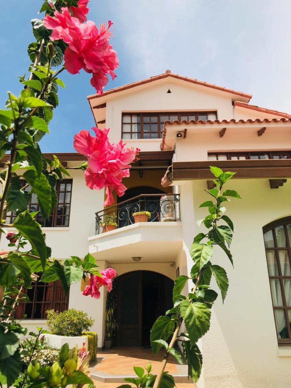 Hotel Boutique La Casa De Margarita Cochabamba Bagian luar foto
